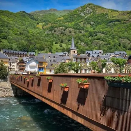 Mcastet, Casita Aranesa En El Valle De Aran Bossòst Exterior photo