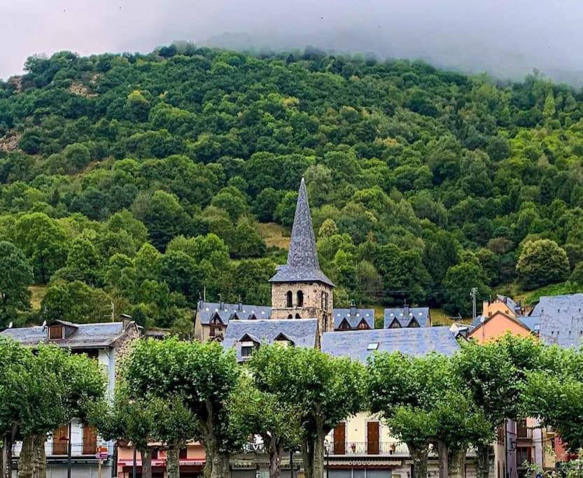 Holiday home Mcastet, Casita Aranesa En El Valle De Aran