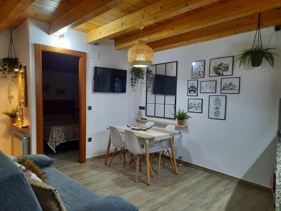 Mcastet, Casita Aranesa En El Valle De Aran * Bossost