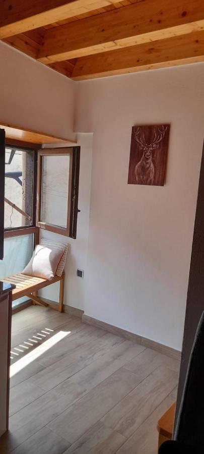 Mcastet, Casita Aranesa En El Valle De Aran *