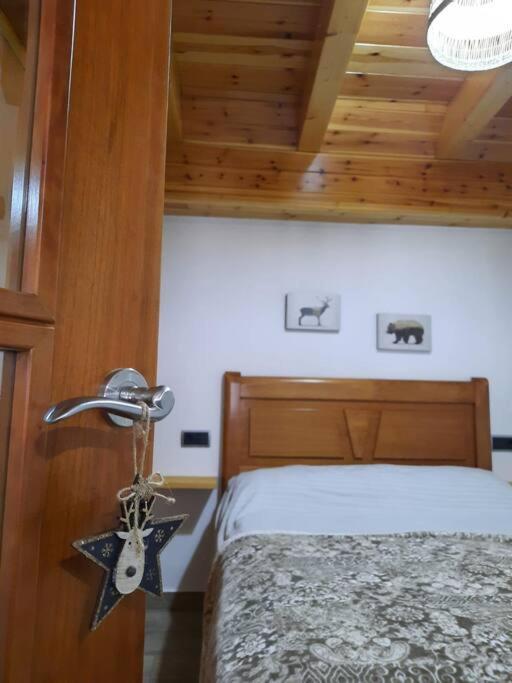 Mcastet, Casita Aranesa En El Valle De Aran *