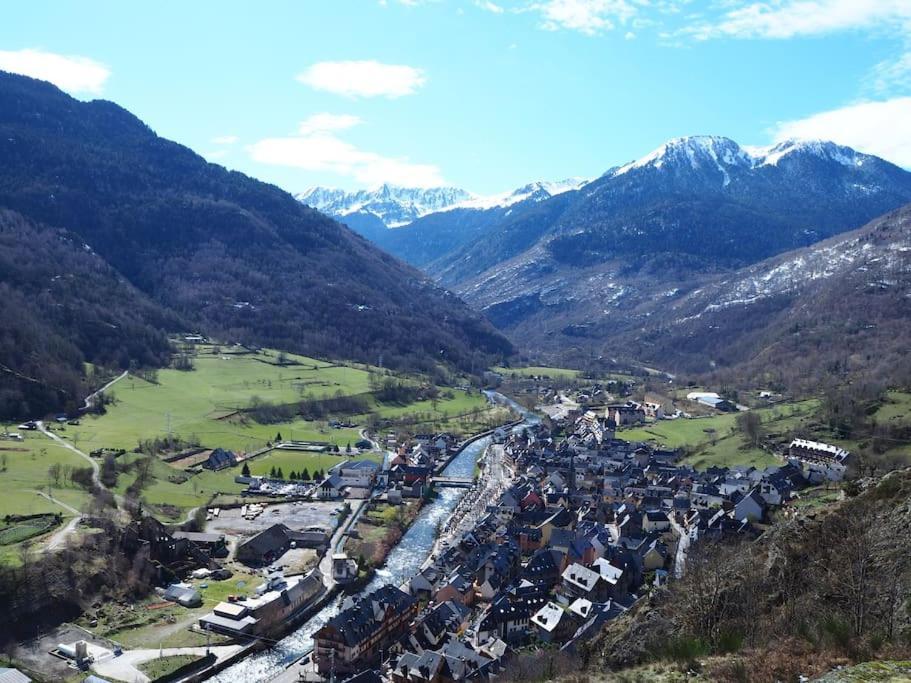 Mcastet, Casita Aranesa En El Valle De Aran * Bossost