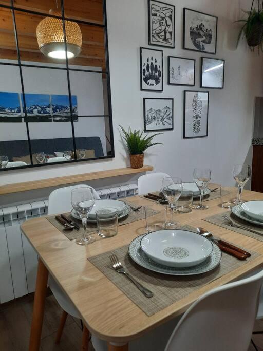 Mcastet, Casita Aranesa En El Valle De Aran Holiday home Bossost