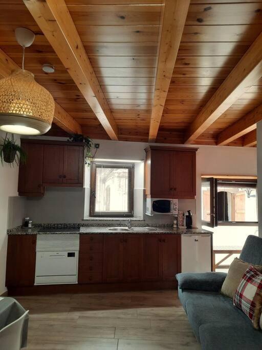 Holiday home Mcastet, Casita Aranesa En El Valle De Aran Bossost